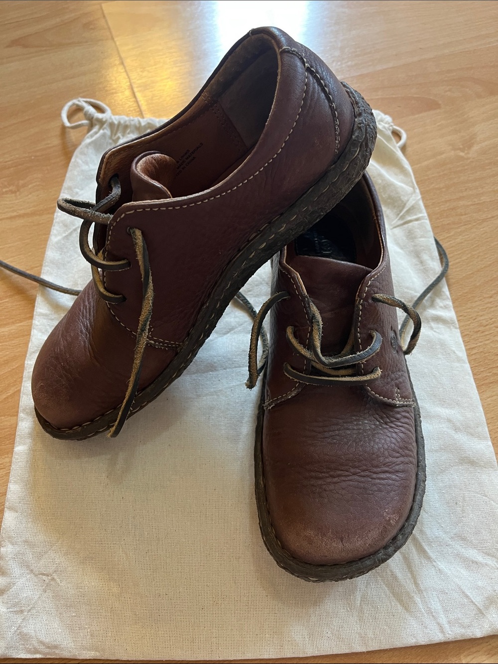 Ladies Born shoes, size 7, leather,